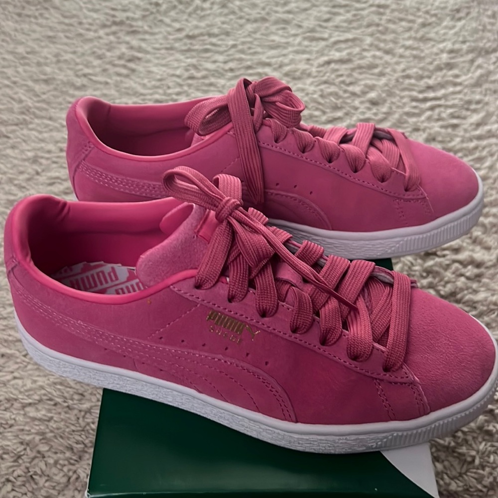 Shocking Pink Puma Sneakers Suede Classic